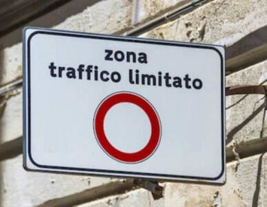 Cartello Zona a traffico limitato