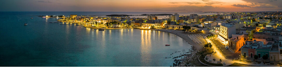 Foto Home - Slide 01 Panorama Notturno - Comune Porto Cesareo - Creative Commons Attribution 4.0 International (CC BY 4.0)